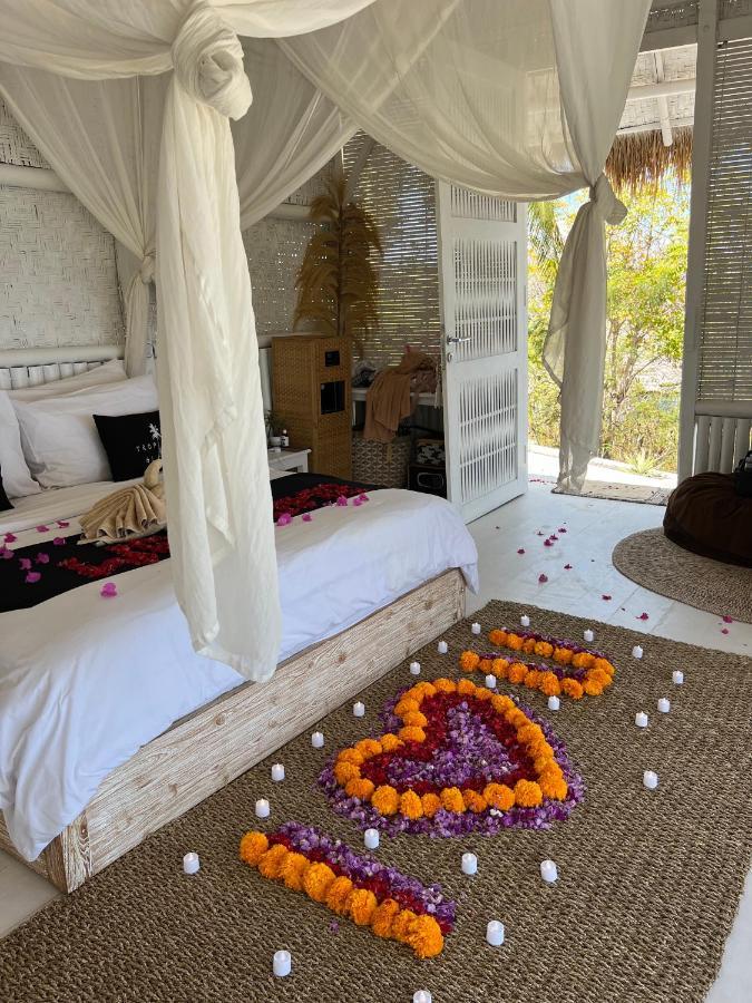 Tropical Glamping Nusa Penida - Private Romantic Seaside Bungalow Diamond Beach Polilit Εξωτερικό φωτογραφία